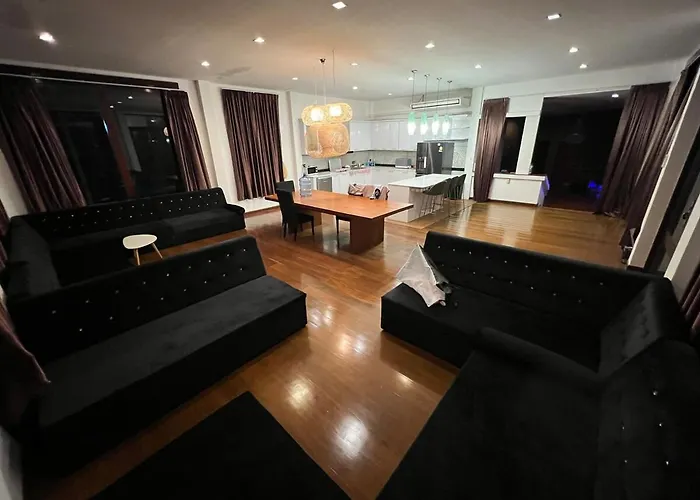 Tarzan Dz Luxurious Villa Bangkok