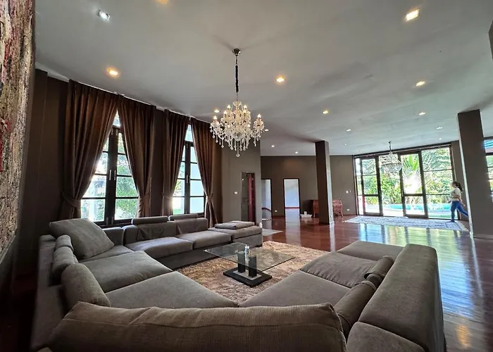 Tarzan Dz Luxurious Villa Bangkok