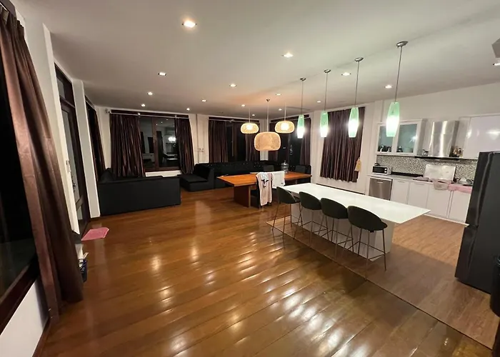 Tarzan Dz Luxurious Bangkok
